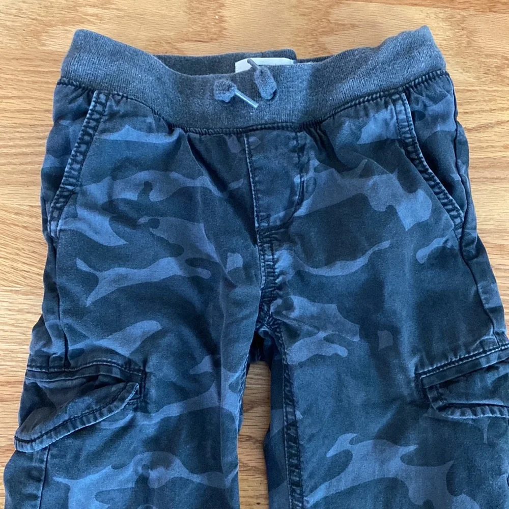 Old Navy Gray/Black Camo Cargo Pants